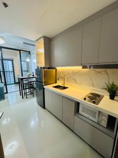 KD's Home - Fast WiFi, Netflix , Pool , Karaoke - Manila - 4