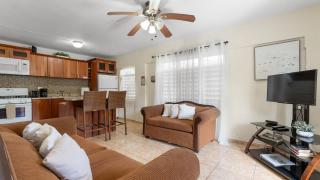 The Reef 1 walking disntance to Steps Beach - 2