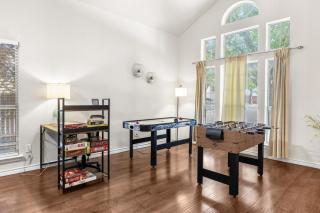 Family-Sized 4BR, Pet-Friendly, Comfort & Cozy Retreat in Plano - Plano - 5