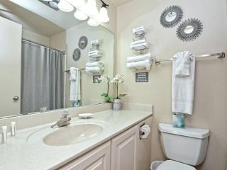 Lakefront Bungalow - Community PoolHot Tub #10 - 7