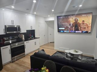 Cozy 2-Bedroom Basement Suite Just Minutes from the Airport - Calgary - 6