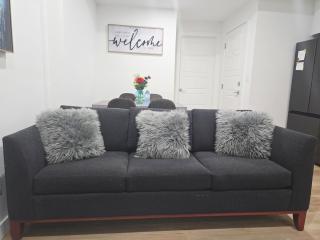 Cozy 2-Bedroom Basement Suite Just Minutes from the Airport - Calgary - 7