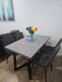Cozy 2-Bedroom Basement Suite Just Minutes from the Airport - Calgary - 8