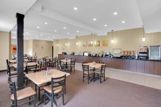 Duvernay Inn & Suites - Fox Creek - 2