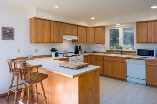 Family Fun, Private, Close To Trails, Beaches - Olga - 1