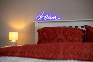 Home Near Leeds City Centre & Elland Road - 1