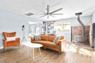 Desert Oasis - Firepit, Stargazing, Kitchen Essentials, 5 Acres, & Joshua Trees - Sleeps 6 Comfortably, 7 with Sofa, 8 Maximum - Landers - 9