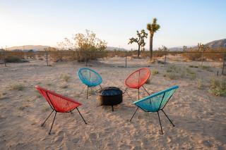 Desert Oasis - Firepit, Stargazing, Kitchen Essentials, 5 Acres, & Joshua Trees - Sleeps 6 Comfortably, 7 with Sofa, 8 Maximum - Landers - 2
