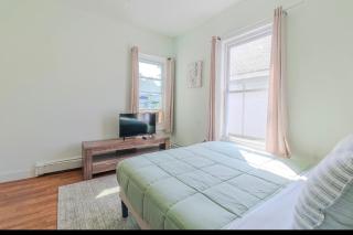 Cozy 4BR near Boston plus gameroom - Somerville - 1