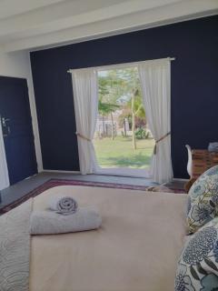 Townsend All-In-One Bachelors Cabin - 0