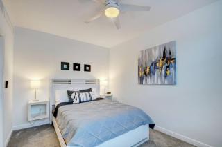 One bedroom in amazing condoBeach pass included! - 2