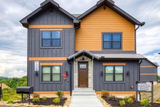 Carpenters Splashin Paradise -Smith Creek Reserve - Indoor Pool, Waterpark, Theater Room, Hot Tub!!! - 0