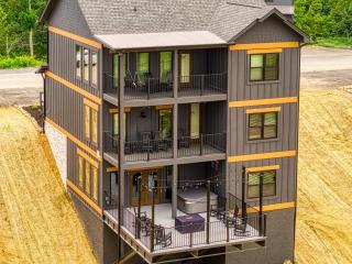 Carpenters Splashin Paradise -Smith Creek Reserve - Indoor Pool, Waterpark, Theater Room, Hot Tub!!! - 5