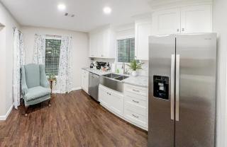 Game Room! King Bed! Near ATL! Fenced Yard w Deck BBQ - 4