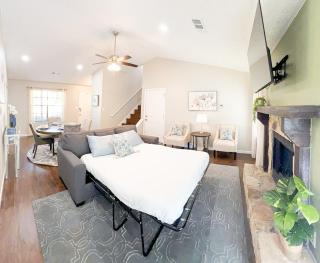 12 Guest! King Bed Near ATL Gameroom Yard with Deck - Tucker - 3