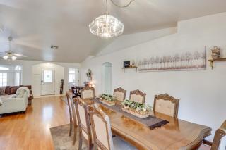 Kingman Family Home Yard, Grill and Room to Relax! - 5