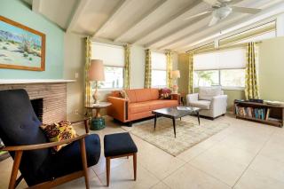 Mid-century Modern In Enchanting Desert Garden - 6