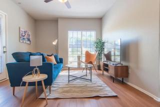 Boulevard Stays Quiet 1BR King Suite Pool Gym Parking 01 - 7