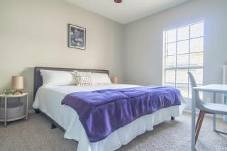 Boulevard Stays Quiet 1BR King Suite Pool Gym Parking 02 - 8