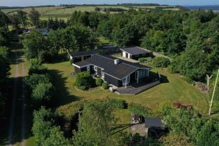 Charming Cottage With Large Fenced Garden - Løgstør - 0
