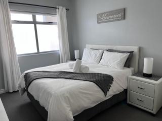 EasyCapeTown - Entire Flat in Big Bay - 8