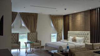 Penta Square Guest House - Lahore - 4