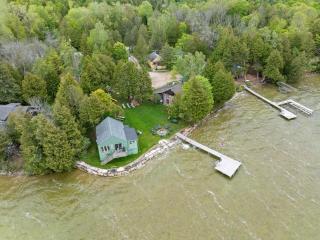 Sunset Shores - Kangaroo Kabin #6 by Simple Life Rentals - Baileys Harbor - 2