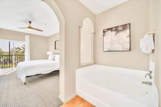 3BR Condo - Near Disney Balcony Pool Hot tub - Orlando - 1