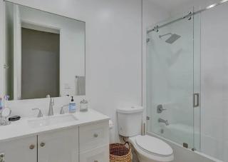 Family house with Heated Pool, Walk to Dining - 8