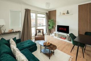 Modern 2-Bed Apartment with Superfast Wi-Fi Near Vauxhall & Nine Elms Stations - 8