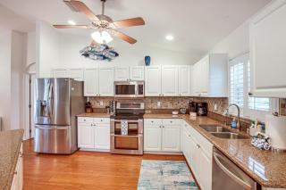 Shop, Dine and Unwind Poolside Cape Coral Retreat! - 5