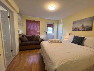 Lee's Ocean Peek B & B - 7