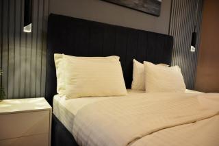 Goldcrest Mall and Residency - Executive Three-Bed Apartment By Alvis Suite - 5