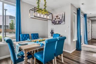 10 min to DT, Luxe 4BR w Movie Theater, Game Room - 1