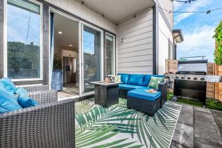 10 min to DT, Luxe 4BR w Movie Theater, Game Room - 2