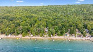 Bay & Birch Getaway - Lakefront Living - 9