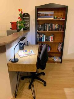 Big Apartment Free Wifi Gated Parking Aircon - Adelaide - 4
