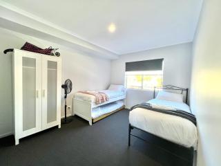Big Apartment Free Wifi Gated Parking Aircon - Adelaide - 6