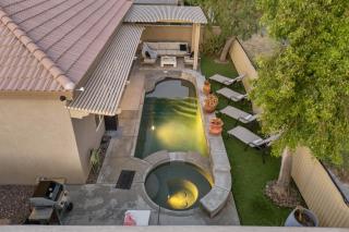 Designer Desert Escape w Pool Spa Outdoor Dining at The Riley by AvantStay - 9