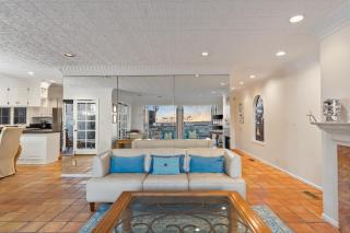 Oceanfront Home Walk to Balboa Pier Scenic Views Balboa Peninsula Point by AvantStay - Newport Beach - 5