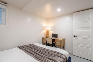 Plateau Powerhouse 5BR and 2BA Apt - 8