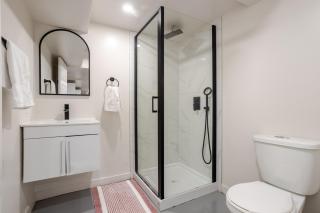 Plateau Powerhouse 5BR and 2BA Apt - Montreal - 7