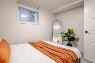 Plateau Powerhouse 5BR and 2BA Apt - Montreal - 2