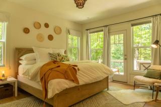 Lake Effect Lodge 3 Minutes From Laketown Beach! - Holland - 2