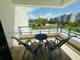 Modern 2Bdrm Apt Lagoon Style Beach in Downtown - 3