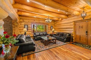Luxe Bear Lodge - 5