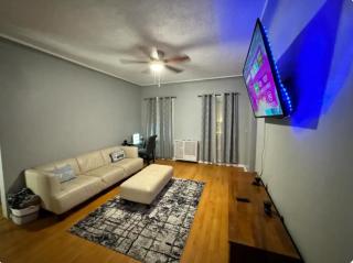 Cozy Corner in Miracle Mile - 0