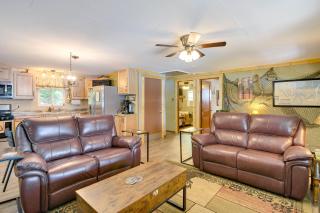 Waterfront Bull Shoals Lake Cabin with Deck and Views! - 3