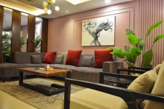 EXECUTIVE 3-BED SUITE By ALVIS SUITE - GOLDCREST MALL - 0