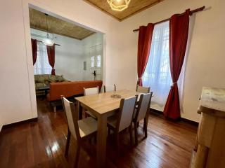 Casa en Ñuñoa, 3 Habitaciones, Aire acondicionado, Patio, Wifi, Tv - 0
